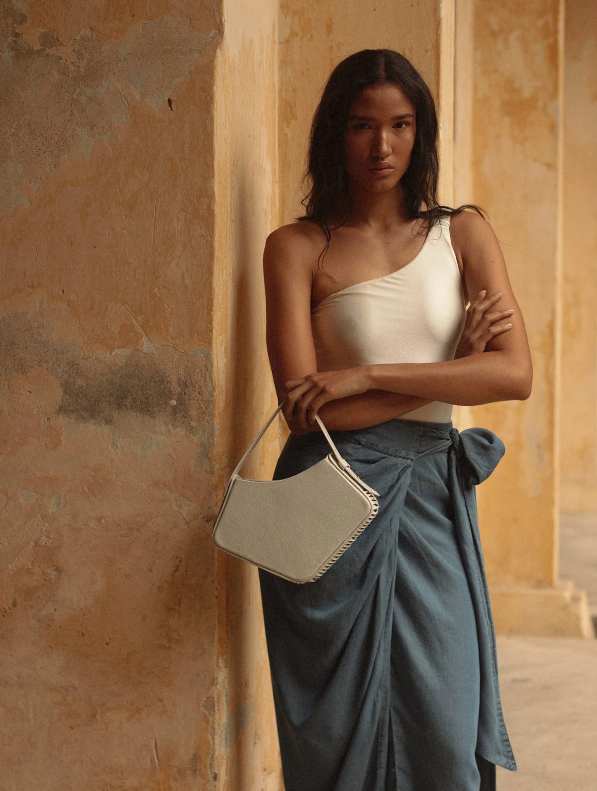 Emiliano Bag, bolso de cuero hecho a mano, Bibiana Hernández · foto 2