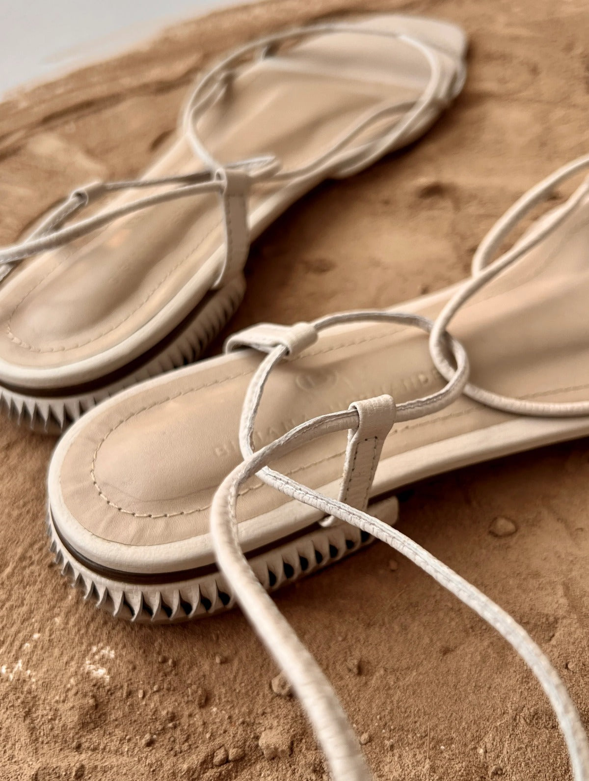 Otero Sandals, sandalias planas de cuero hechas a mano, Bibiana Hernández · foto 2
