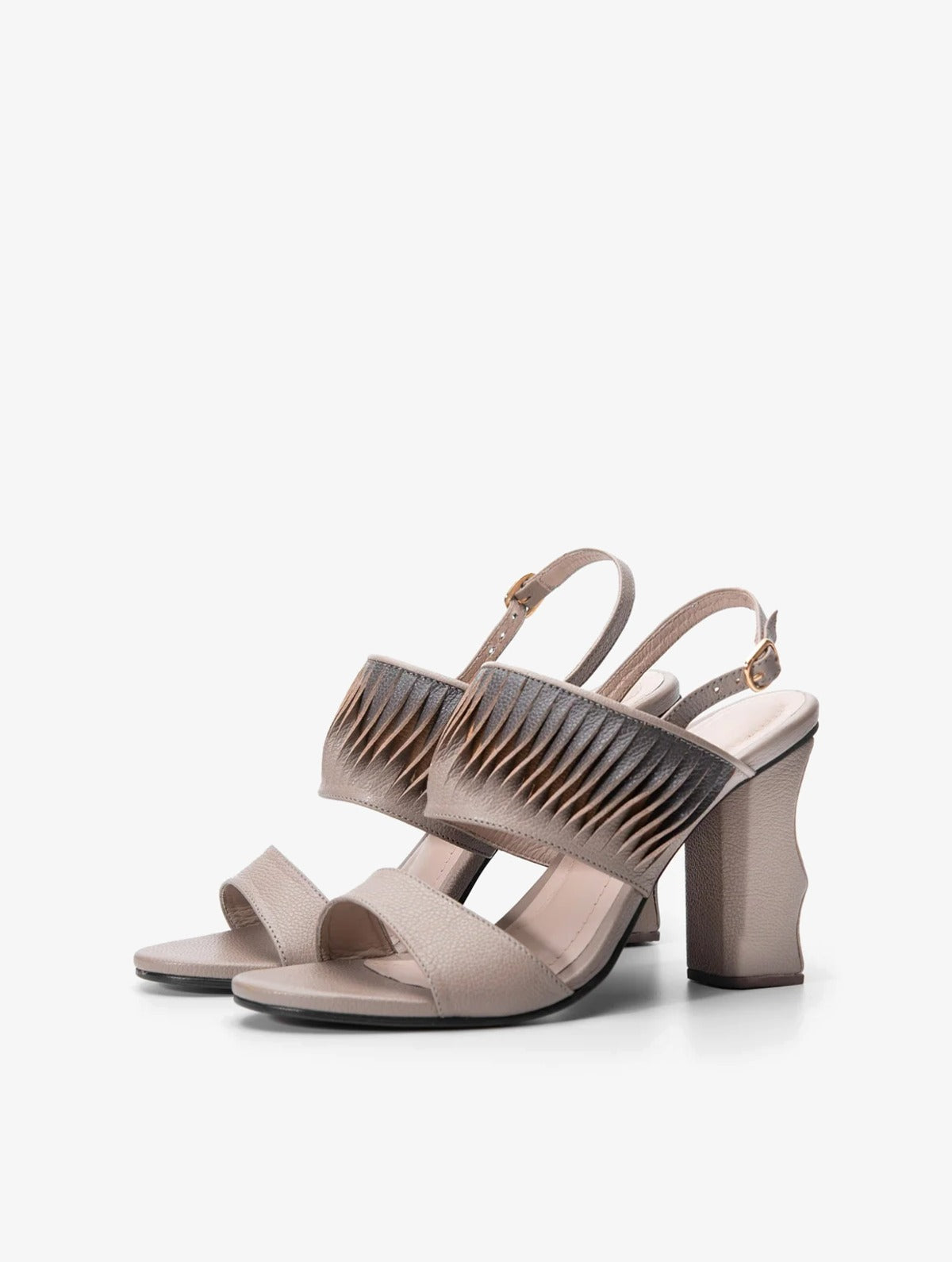 Yamur Shoes, sandalias de tacón en cuero hechas a mano, Bibiana Hernández · foto 3