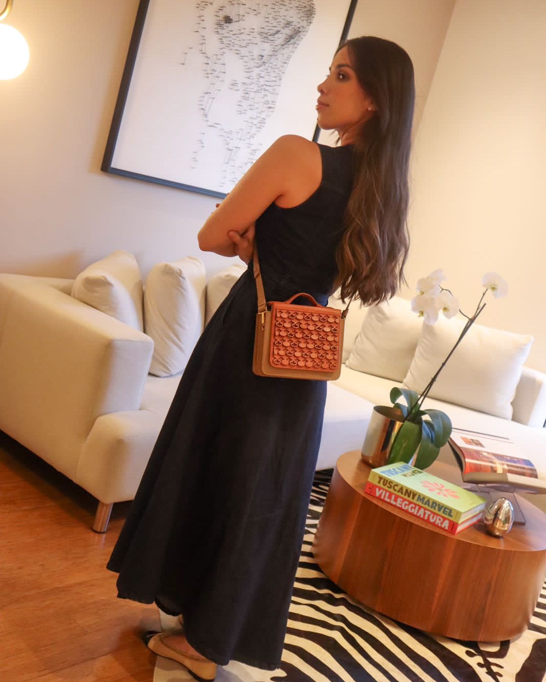 Mujer con Calima Bag de Bibiana Hernández