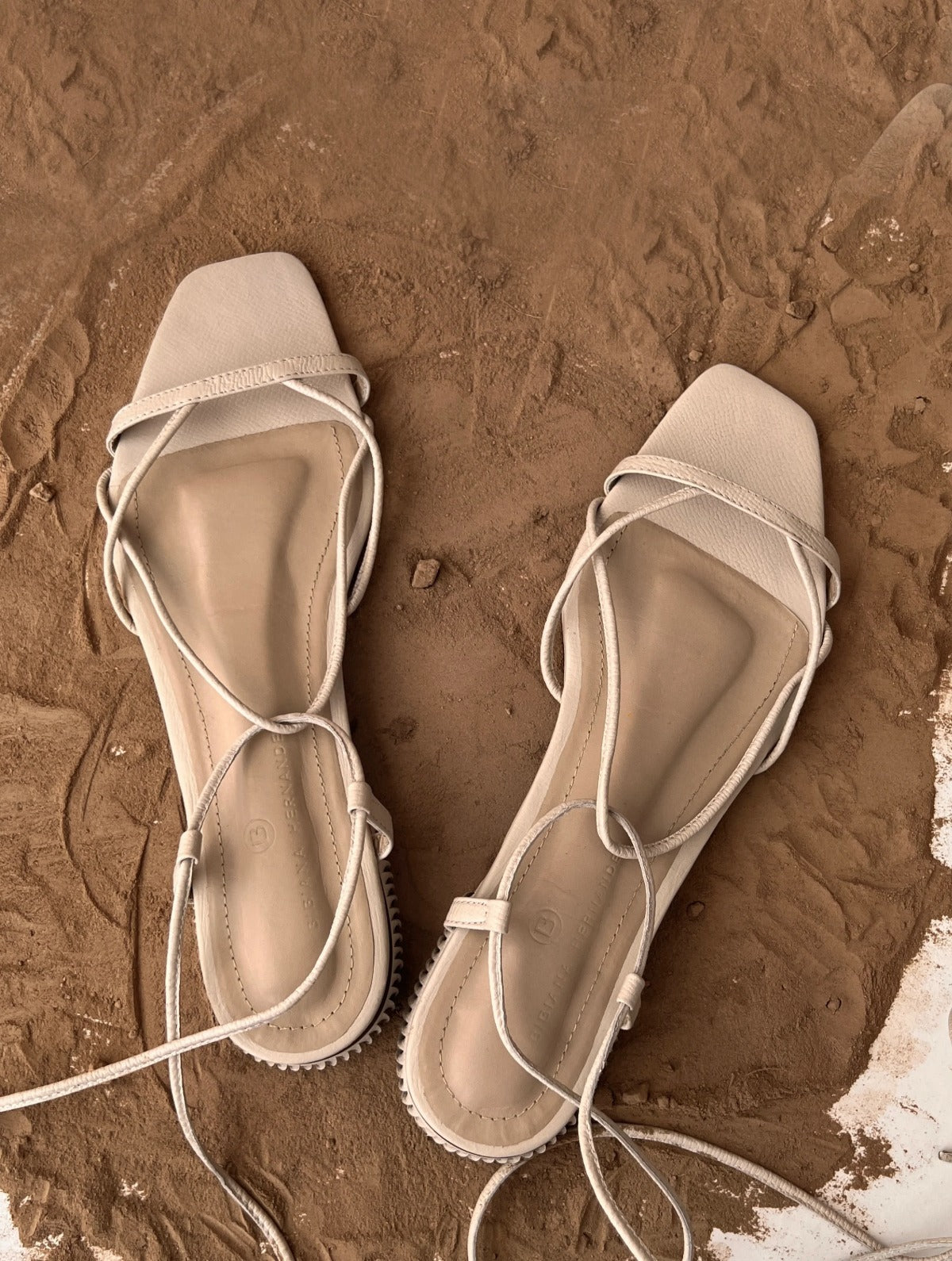 Otero Sandals, sandalias planas de cuero hechas a mano, Bibiana Hernández